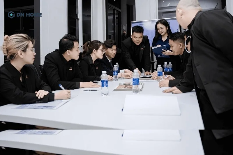 Với kinh nghiệm dày dặn, đội ngũ tại Nội Thất Điểm Nhấn cam kết mang đến những giải pháp tối ưu trong thiết kế không gian văn phòng