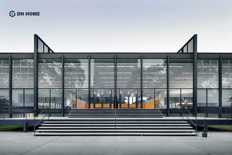 Văn phòng 2 tầng hiện đại sử dụng kính kịch trần để tận dụng tối đa ánh sáng tự nhiên, tiết kiệm điện năng