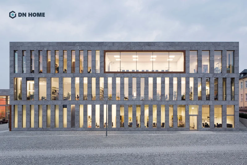 Văn phòng 3 tầng được thiết kế theo không gian mở thúc đẩy sự tương tác và gắn kết trong công việc