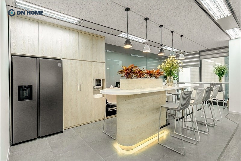 Pantry office tiện nghi giúp nâng cao trải nghiệm nhân viên, thể hiện văn hóa công ty chuyên nghiệp