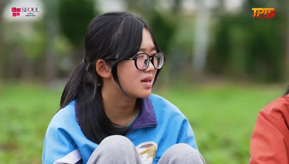 Con gái chị Hiền bị mắc bệnh viêm loét giác mạc nặng, ảnh hưởng thị lực lớn nếu không chữa trị