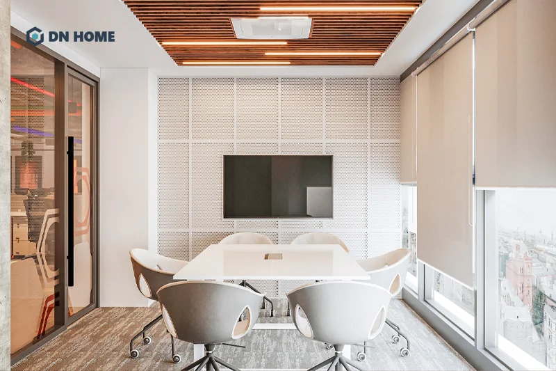 Phòng họp trong văn phòng phong cách công nghiệp được thiết kế tối giản, tận dụng ánh sáng tự nhiên