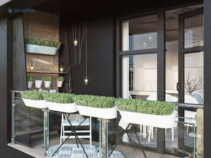 Vườn rau treo trên ban công chung cư