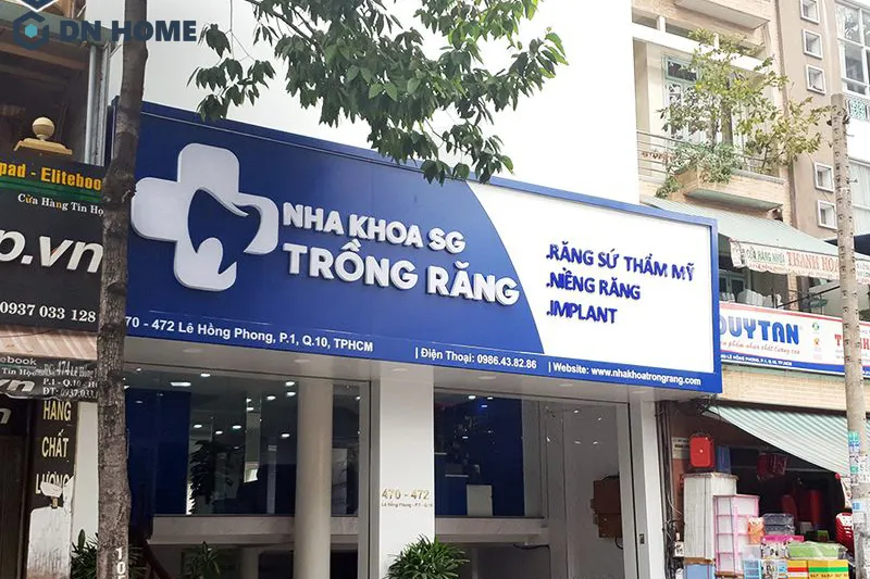 Bảng hiệu nha khoa giúp khách hàng dễ dàng nhận diện được thương hiệu khi nhìn từ xa