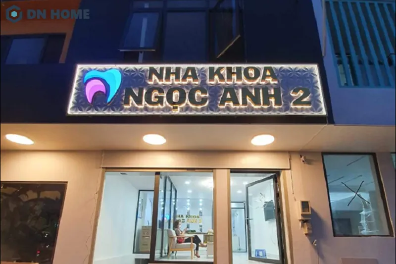 Có thể sử dụng kiểu đèn LED hắt sáng để nâng cao tính thẩm mỹ cho bảng hiệu nha khoa