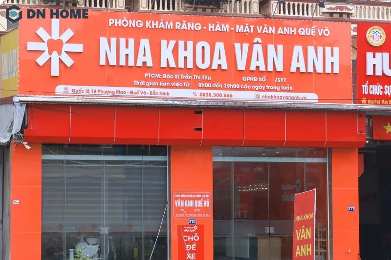 Sử dụng gam màu chủ đạo của nha khoa để làm bảng hiệu giúp nâng cao nhận diện thương hiệu