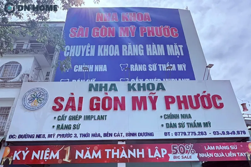 Chữ nổi mica giúp bảng hiệu nha khoa trở nên ấn tượng và nổi bật hơn