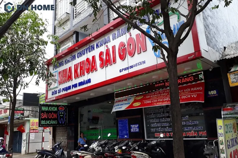 Mẫu bảng hiệu nha khoa được phối nhiều màu sắc hài hòa, tạo điểm nhấn hiệu quả