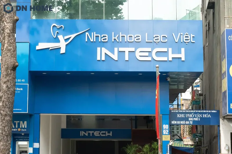 Bảng hiệu phòng khám nha khoa bằng alu có ưu điểm tính thẩm mỹ và độ bền cao