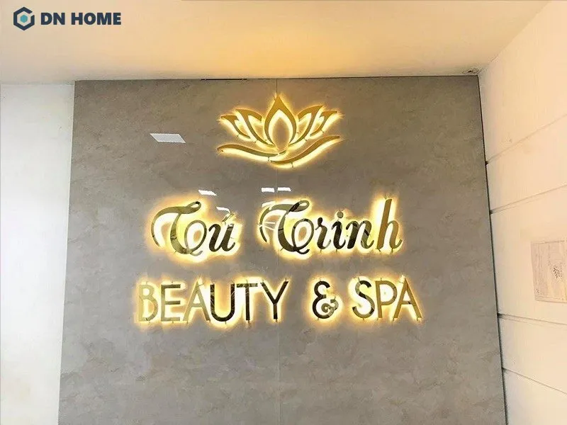 Thiết kế bảng hiệu spa inox chữ nổi có gắn đèn LED dễ dàng thu hút sự chú ý của khách hàng