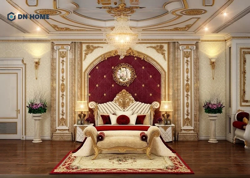 Sự hòa quyện giữa màu vàng đồng và ánh sáng ấm áp tạo nên không gian nghỉ ngơi đầy lãng mạn