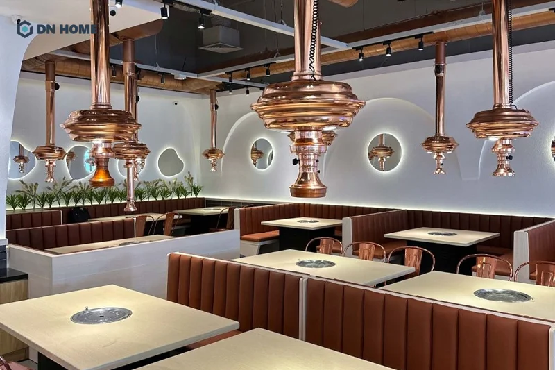 Chất liệu kim loại mang đến vẻ đẹp hiện đại cho không gian nội thất nhà hàng BBQ