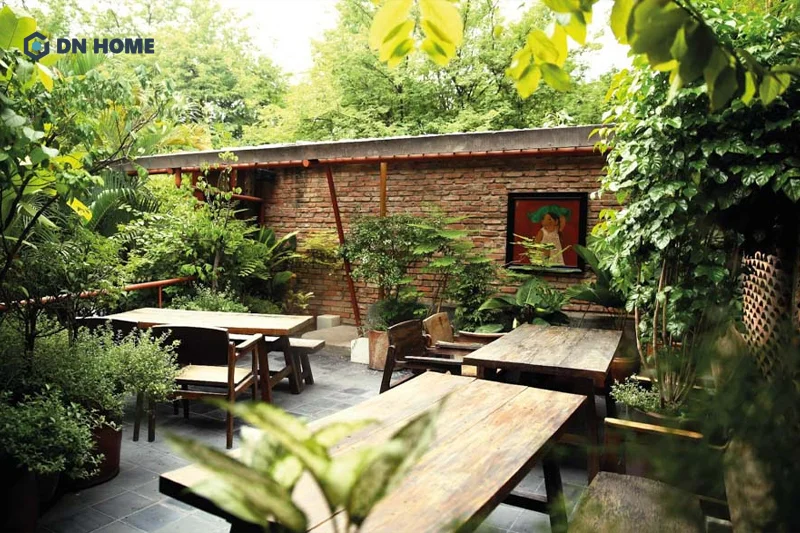 Nhà hàng sân vườn thiết kế đơn giản, mang cảm giác hoài niệm và gần gũi
