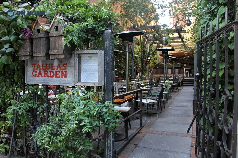 Mẫu nhà hàng sân vườn được thiết kế theo phong cách sân vườn Châu Âu