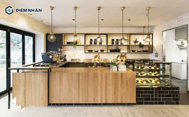 Kiểu dáng chữ U giúp quầy pha chế tạo nên không gian thao tác rộng rãi, thuận tiện cho nhân viên