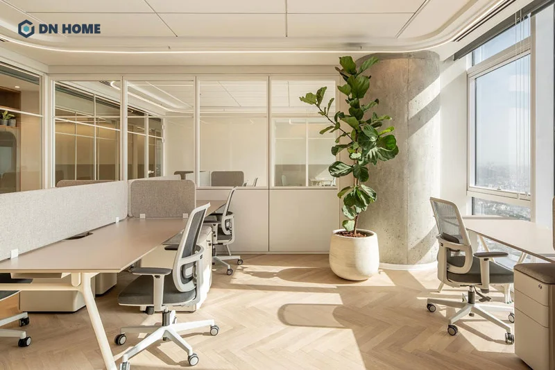 Tone màu sáng thường được sử dụng khi thiết kế văn phòng tối giản để tạo cảm giác thoáng đãng