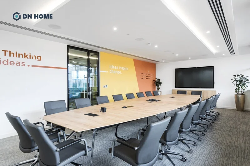 Không gian phòng họp văn phòng tài chính PSA Finance hiện đại, năng động nhưng vẫn chuyên nghiệp