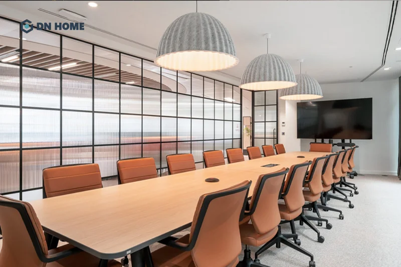 Không gian phòng họp SIX Group được thiết kế tinh tế, tạo cảm giác thân thiện và thoải mái