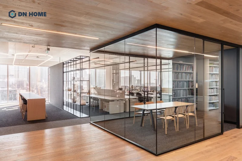 Các vách ngăn kính giúp doanh nghiệp hạn chế tối đa chiếm dụng diện tích thay vì các bức tường