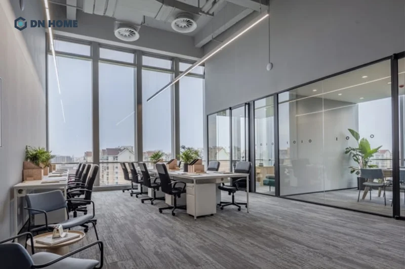 Đặc tính trong suốt của văn phòng làm việc xuyên thấu giúp tận dụng tối đa nguồn ánh sáng tự nhiên