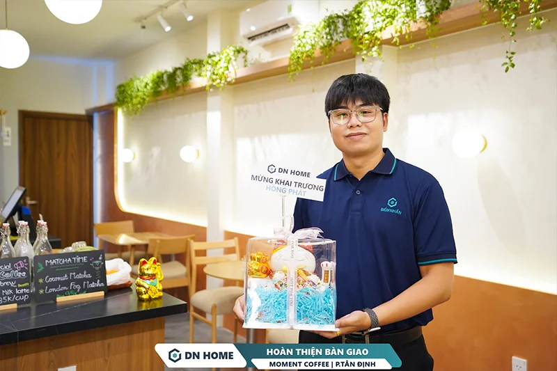 Ngày 06.01.2025, DN HOME chính thức bàn giao dự án cải tại nội thất Moment Coffee cho chủ đầu tư - Mr.Louis