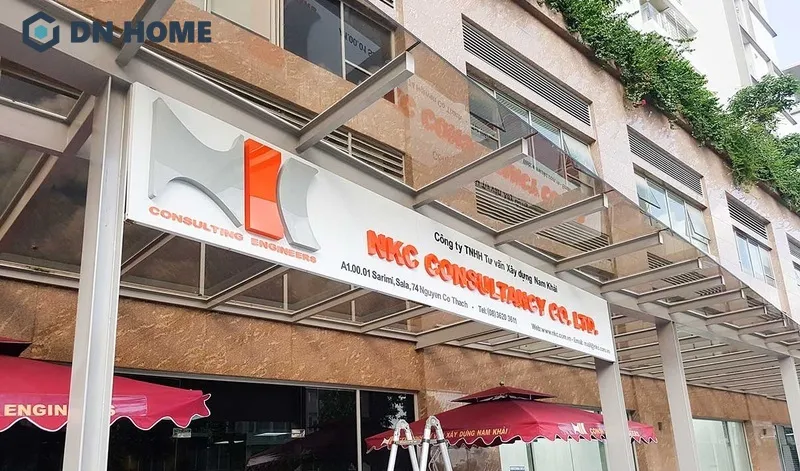 Nội dung trên bảng hiệu công ty xây dựng cần rõ ràng, ngắn gọn, đầy đủ thông điệp muốn truyền tải