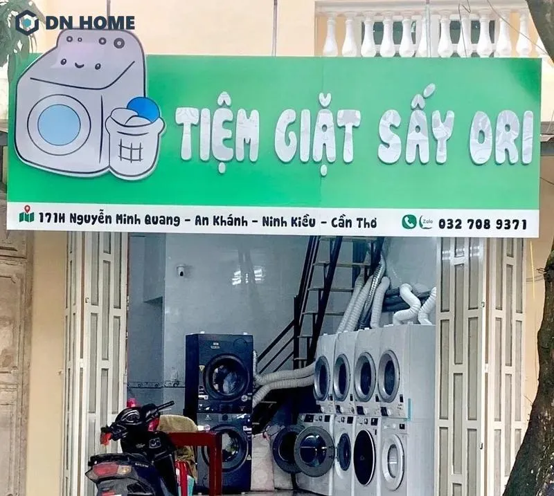 Thiết kế logo vào biển hiệu giặt sấy giúp khách hàng dễ hình dung về dịch vụ của cửa hàng