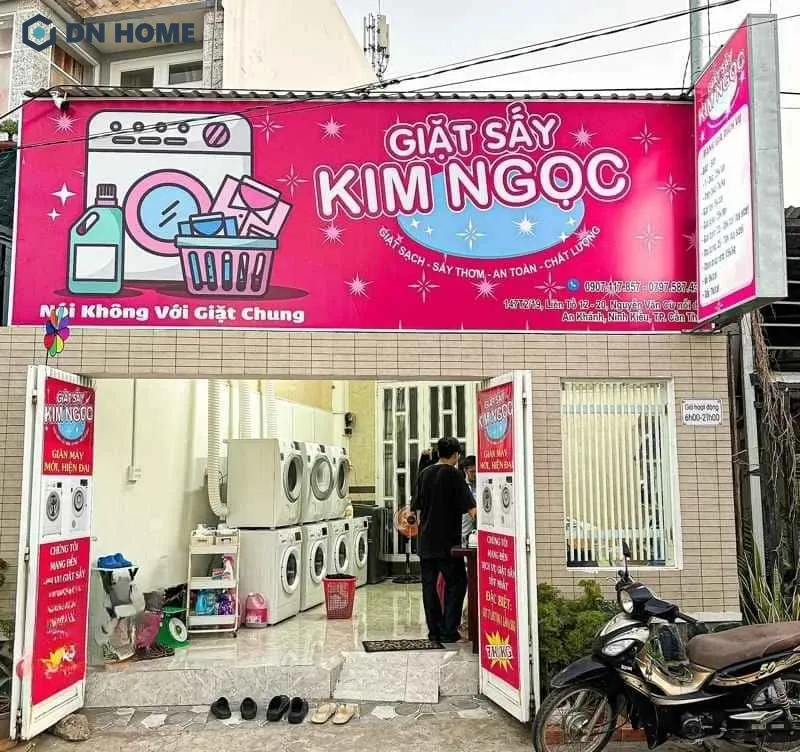 Thiết kế bảng hiệu cửa tiệm giặt ủi với gam màu và cách trang trí bắt mắt