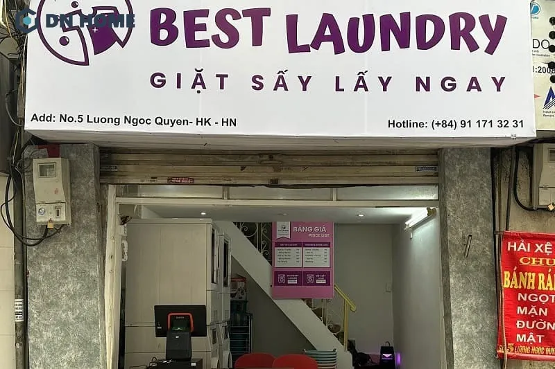 Mẫu biển hiệu cửa hàng giặt ủi đơn giản nhưng vẫn thu hút ánh nhìn