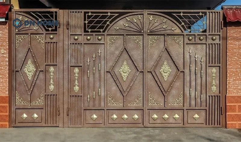 Mẫu cổng nhà đẹp ở nông thôn thiết kế theo phong cách cổ điển