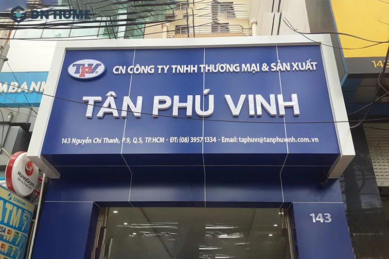 Bảng hiệu alu chữ nổi mica phù hợp với những doanh nghiệp đòi hỏi hình ảnh chuyên nghiệp, thẩm mỹ cao