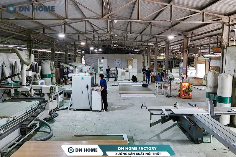 Nội Thất Điểm Nhấn sở hữu xưởng sản xuất nội thất gỗ 2000m2, với hệ thống máy móc tân tiến