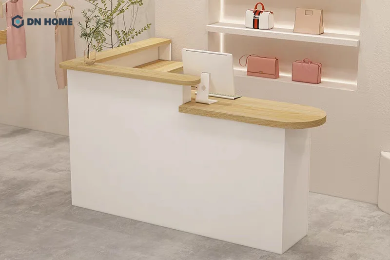 Quầy lễ tân chữ L là thiết kế được ưa chuộng bởi tính linh hoạt cao, tối ưu diện tích