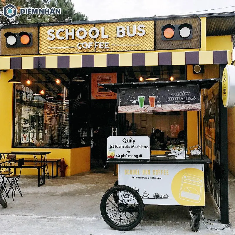 Mẫu thiết kế bảng hiệu quán cafe chữ nổi mica ấn tượng