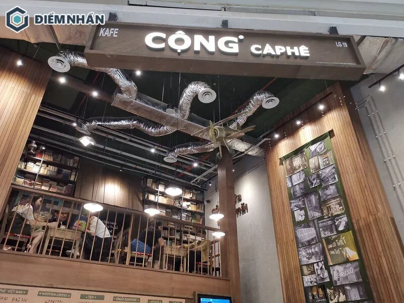 Sử dụng chữ nổi mica giúp bảng hiệu cà phê trở nên nổi bật