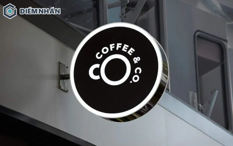 Thiết kế bảng hiệu cafe take away bằng biển vẫy chất liệu mica