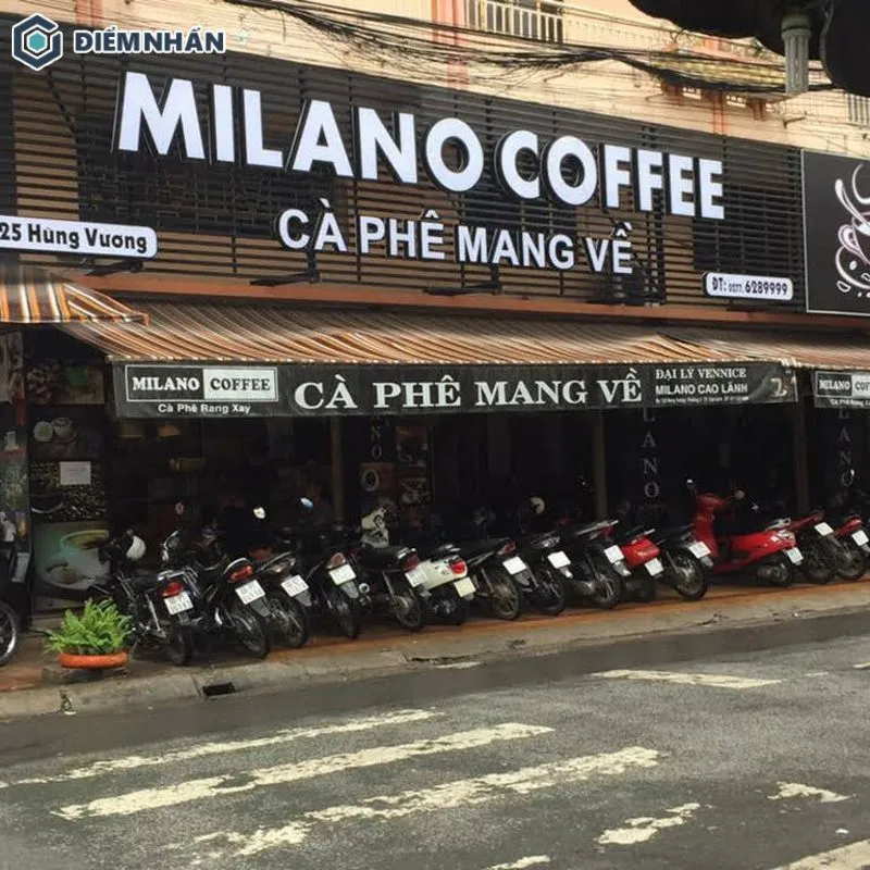 Thiết kế bảng hiệu quán cafe bằng bạt hiflex có chi phí thấp