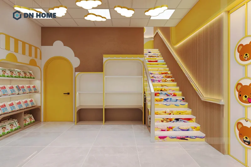 Cầu thang trong shop Thịnh Baby cũng được đầu tư trang trí bắt mắt và sinh động