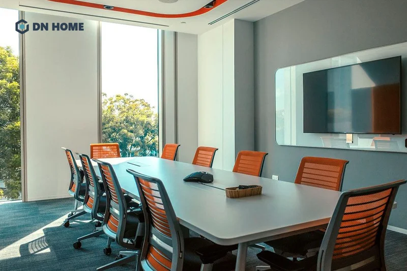 Khu vực phòng họp được thiết kế chỉn chi và chuyên nghiệp thể hiện hình ảnh uy tín của thương hiệu