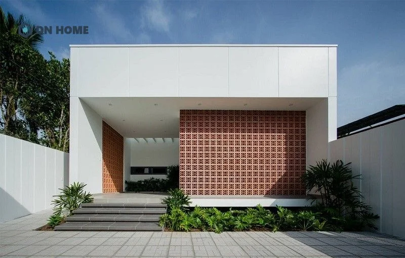 Khi decor nhà cấp 4 cũ, việc lựa chọn màu sắc hợp phong thuỷ sẽ mang đến không gian sống hài hoà, thu hút vượng khí