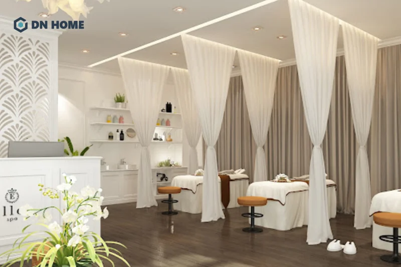 Gương phản chiếu ánh sáng và tạo hiệu ứng chiều sâu tốt, tạo cảm giác như spa rộng rãi hơn