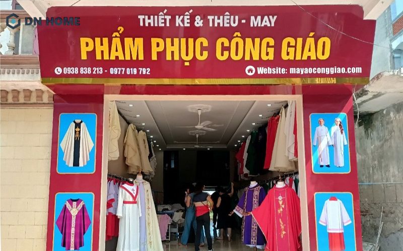 Biển hiệu nhà may chữ nổi mica nổi bật, kết hợp hài hoà về màu sắc