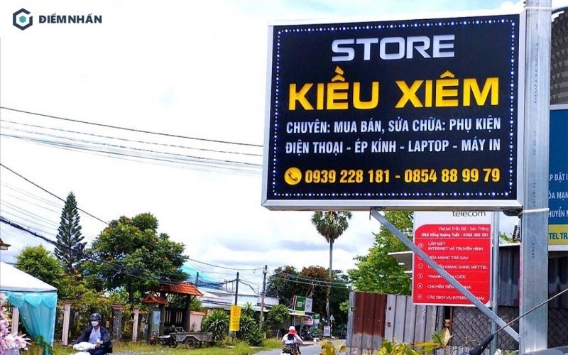 Biển hiệu hộp đèn Alu đục lỗ giúp nâng tầm hình ảnh chuyên nghiệp của thương hiệu