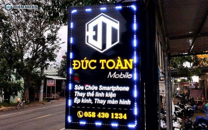 Bảng hiệu hộp đèn Alu đục lỗ với thiết kế đẹp mắt, nổi bật