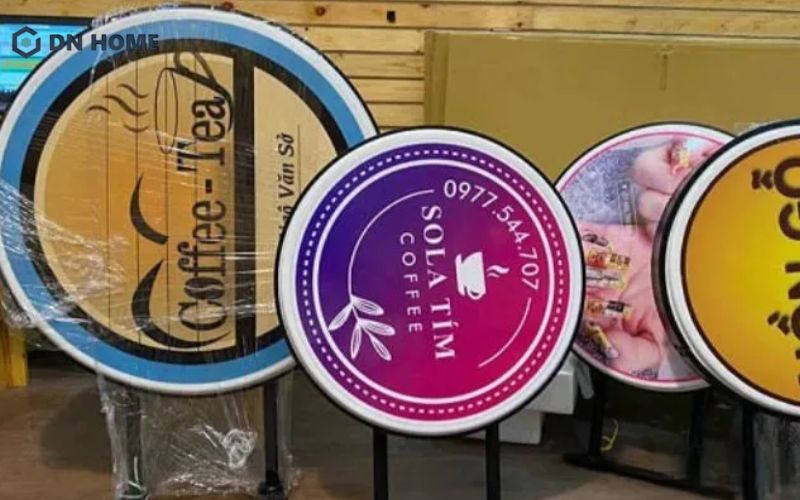 Bảng hiệu mica hút nổi tạo hiệu ứng 3D rõ nét, giúp tạo được ấn tượng tốt với khách hàng ngay từ cái nhìn đầu tiên