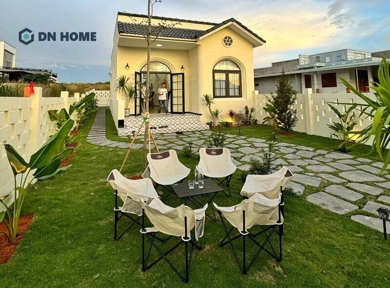 Khu vực sân vườn có thể bố trí thêm ghế hoặc BBQ nhằm tạo không gian sinh hoạt ngoài trời lý tưởng