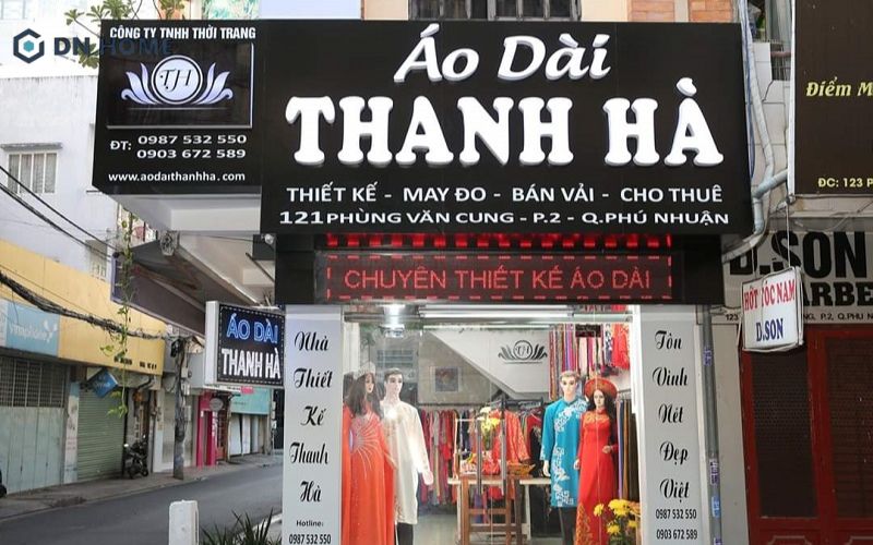 Bảng hiệu tích hợp đầy đủ thông tin dịch vụ của cửa hàng