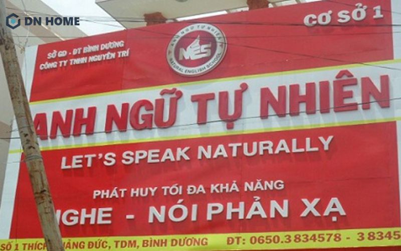 Màu sắc của bản hiệu hài hòa thu hút ánh nhìn của mọi người