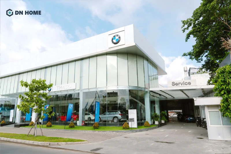 Cần lựa chọn vị trí đặt showroom ở những nơi đông đúc, gần các trục đường lớn hoặc trung tâm thương mại