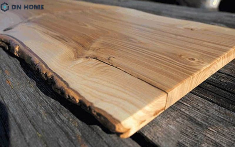 Gỗ tần bì là loại cây thân gỗ thuộc họ Oliu, có tên khoa học là Fraxinus hay còn thường được gọi là Ash